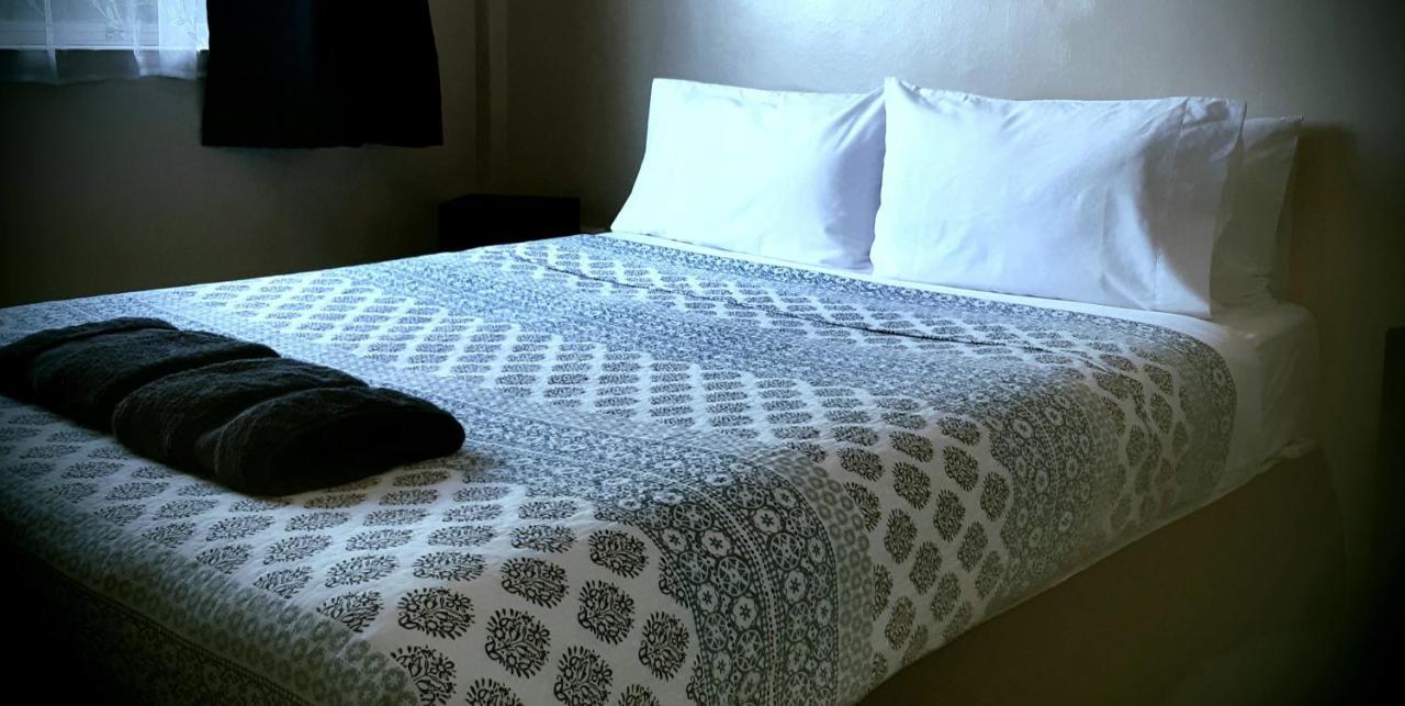 Aaron Court Motel Timaru Bagian luar foto