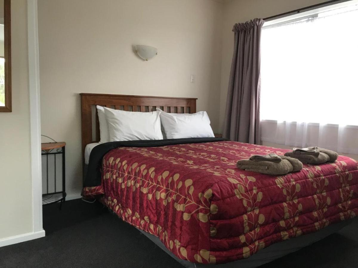 Aaron Court Motel Timaru Bagian luar foto