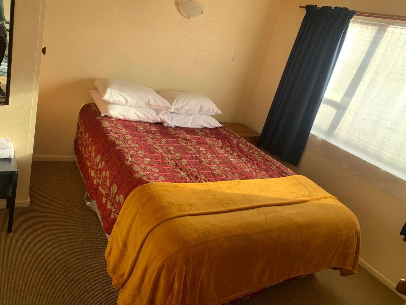 Aaron Court Motel Timaru Bagian luar foto